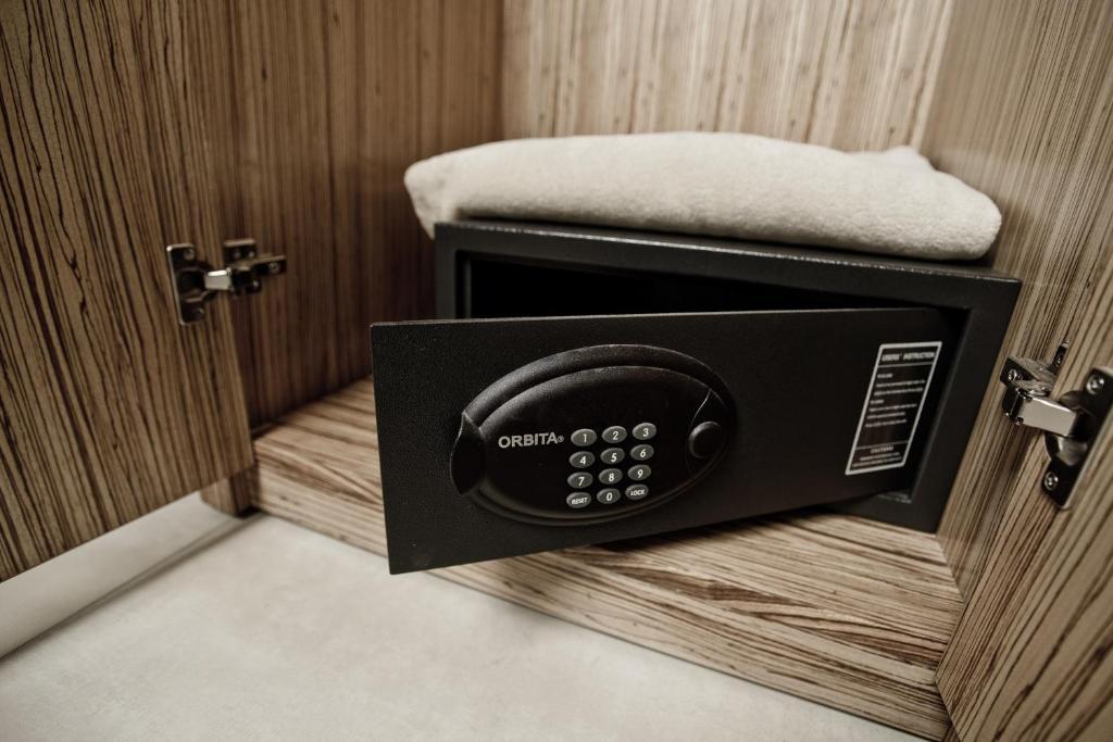 Hotel Maxis - Digitaler Self-Check-In - كارلسباد المظهر الخارجي الصورة